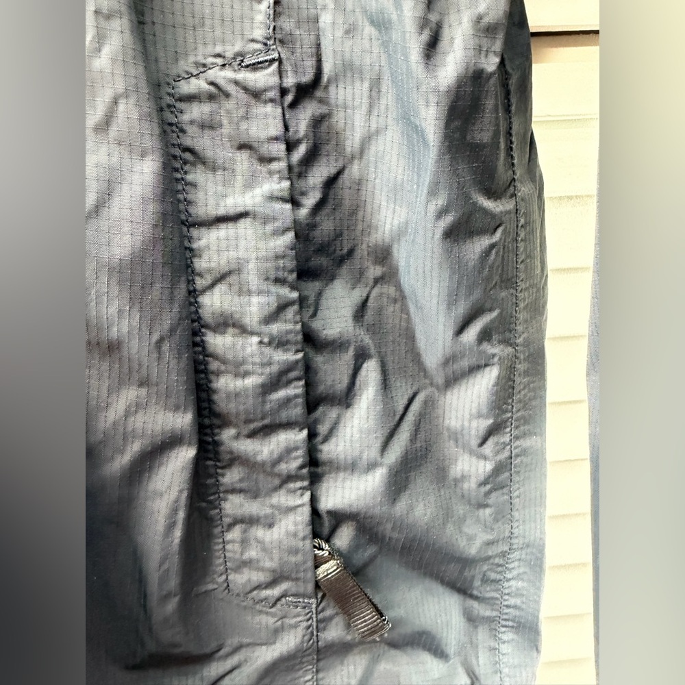 The North Face boys size M hyvent Hooded grey  Rain Jacket - Picture 4 of 9